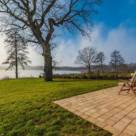 5 Sterne Ferienhaus direkt am See mit Sauna-Kamin-Garten Krakow am See Exterior foto