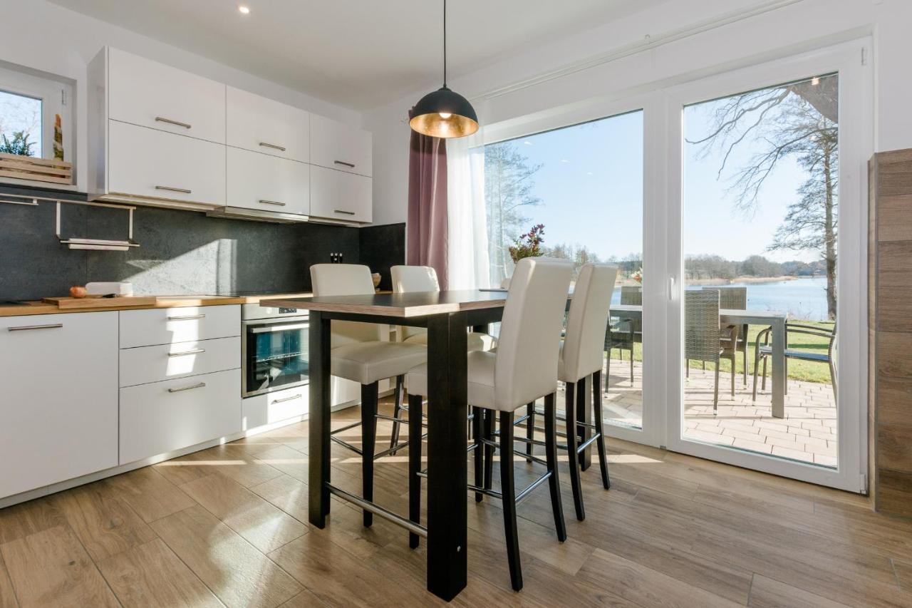 5 Sterne Ferienhaus direkt am See mit Sauna-Kamin-Garten Krakow am See Exterior foto