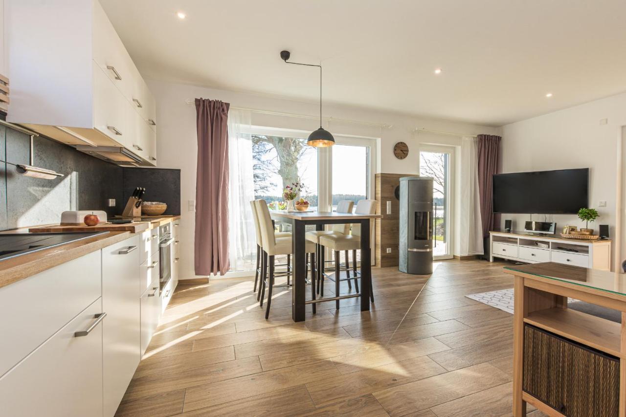 5 Sterne Ferienhaus direkt am See mit Sauna-Kamin-Garten Krakow am See Exterior foto